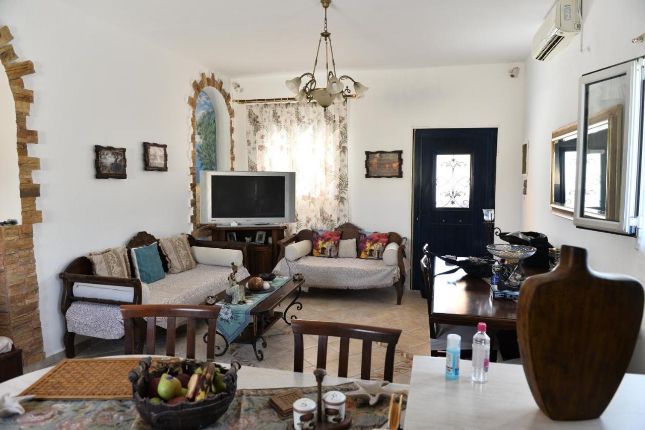 Κυκλαδίτικη Βίλα Στην Παραλία Αντώνηδες, Κύθνου Kythnos Bagian luar foto